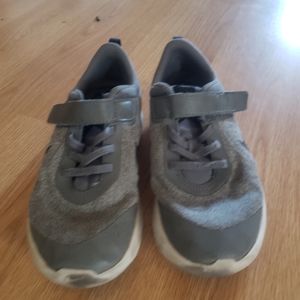 Size 3 youth Nike